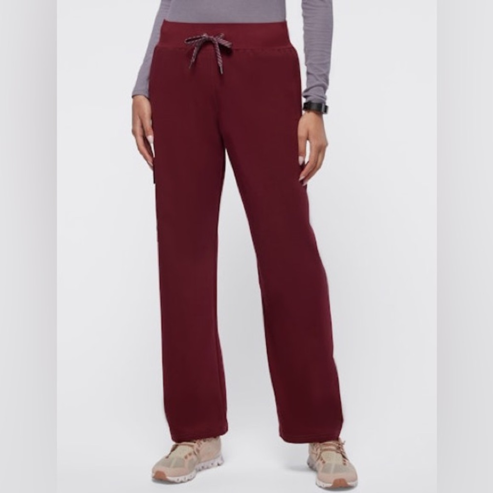 Jaanuu 4 pocket wide leg scrub pants in Black and Wine